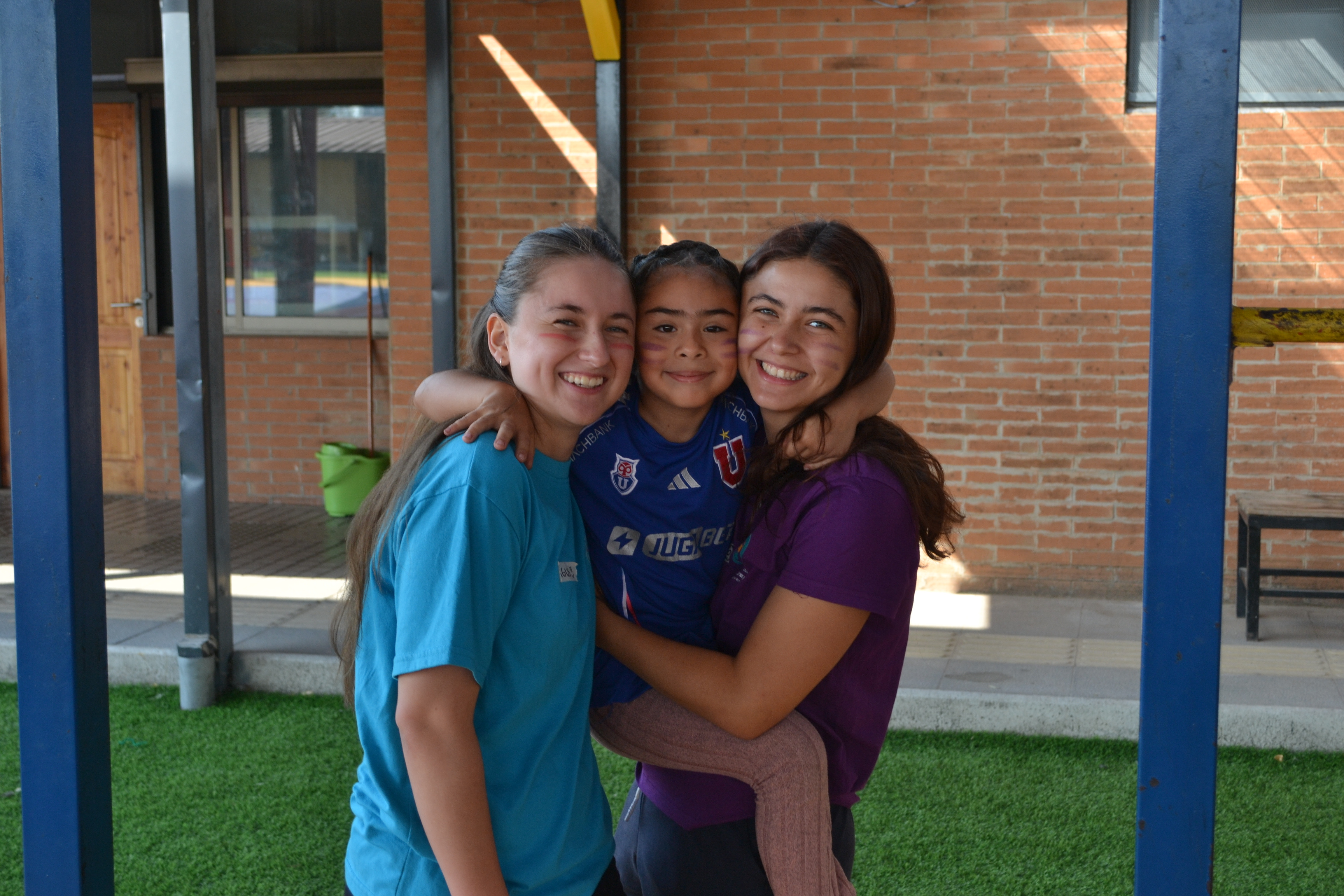 Actividad de colonias rurales con niñas, niños y voluntariado